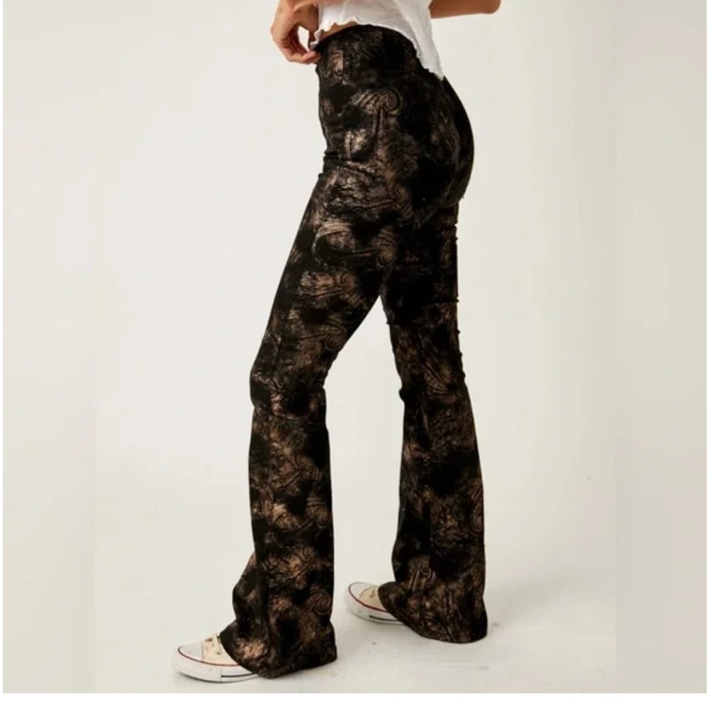 FREE PEOPLE Jayde Metallic Paisley Jeans In Black Tie Size 26 Retail $148 NWT